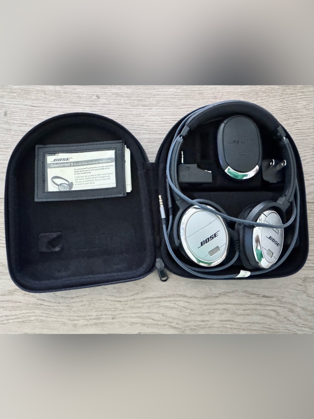 BOSE QC 3 QuietComfort 3
Acoustic Noise Cancelling
Headphones W/Case